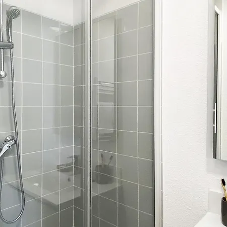 Sweetly Isatis Hotel apartamentowy Mérignac