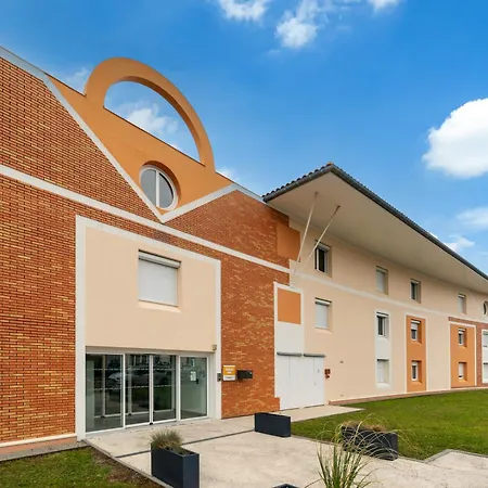 Sweetly Isatis De Lägenhetshotell