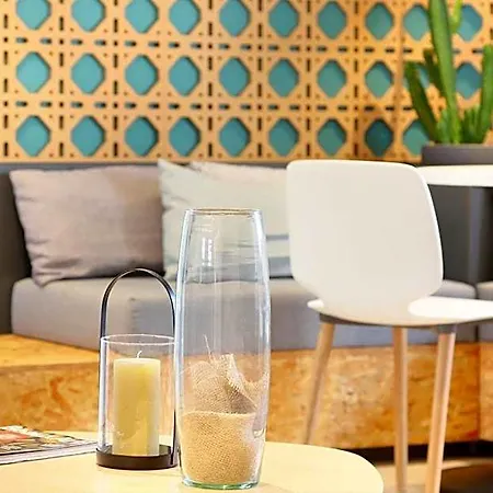 Sweetly Isatis De Aparthotel