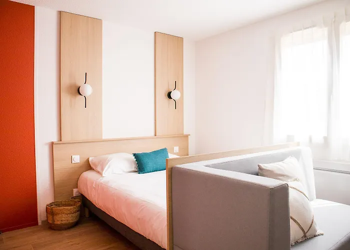 Sweetly Isatis De Mérignac